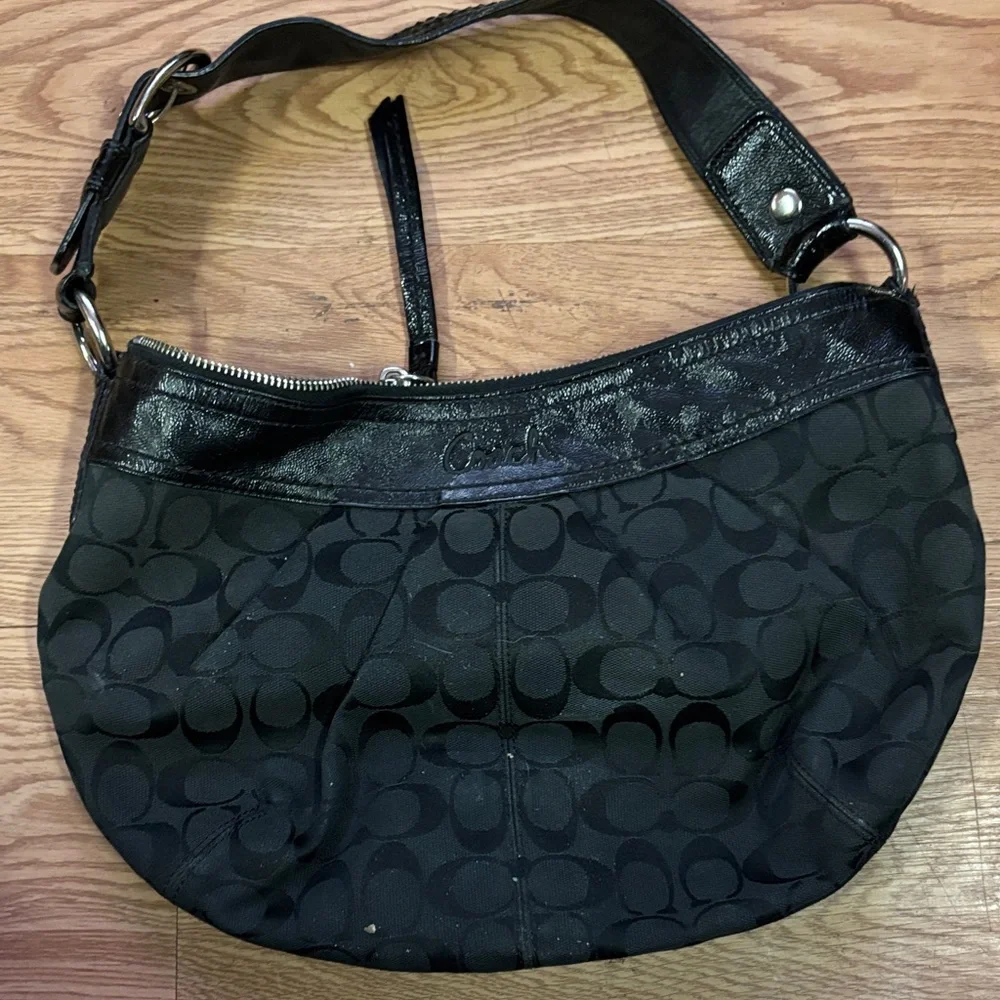 Coach Black Signature Canvas Shoulder Bag - Picture 1 of 7